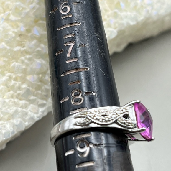 Elegant Silver Tone and Dazzling Pink Checkerboard Cut Gemstone Ring - Picture 4 of 4